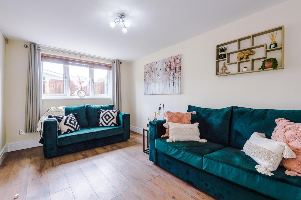 Charming 3-Bed Cottage In Chester, Ideal For Families & Workers, Free Parking - Sleeps 7 Екстер'єр фото