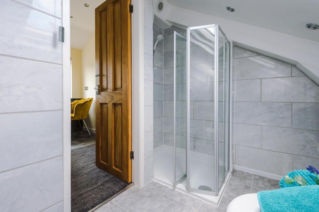 Charming 3-Bed Cottage In Chester, Ideal For Families & Workers, Free Parking - Sleeps 7 Екстер'єр фото