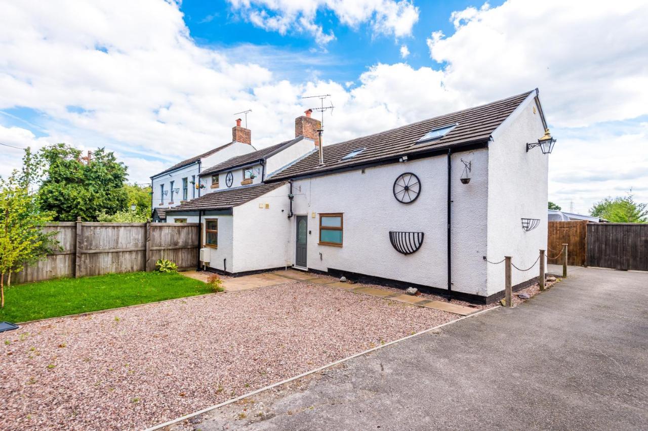 Charming 3-Bed Cottage In Chester, Ideal For Families & Workers, Free Parking - Sleeps 7 Екстер'єр фото