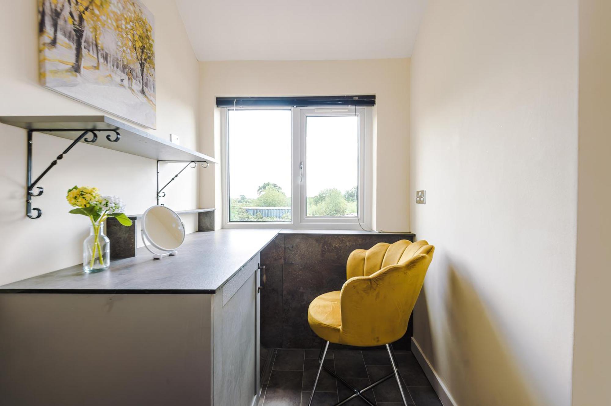 Charming 3-Bed Cottage In Chester, Ideal For Families & Workers, Free Parking - Sleeps 7 Екстер'єр фото