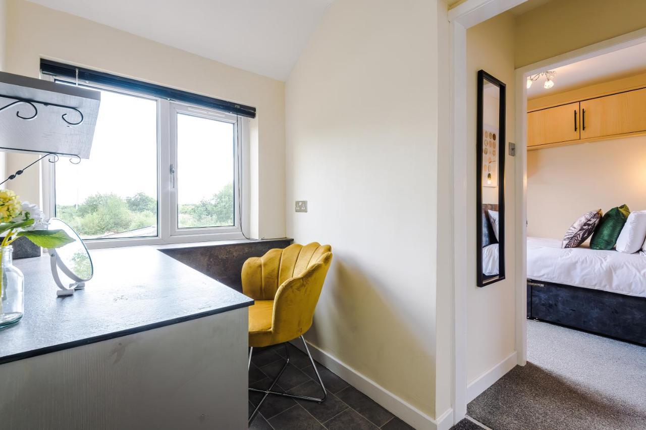 Charming 3-Bed Cottage In Chester, Ideal For Families & Workers, Free Parking - Sleeps 7 Екстер'єр фото
