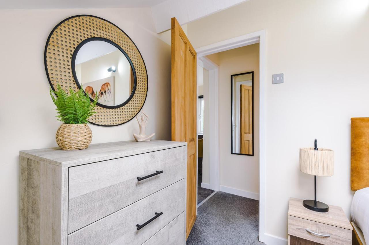 Charming 3-Bed Cottage In Chester, Ideal For Families & Workers, Free Parking - Sleeps 7 Екстер'єр фото