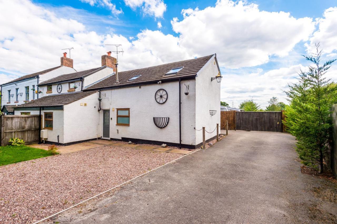 Charming 3-Bed Cottage In Chester, Ideal For Families & Workers, Free Parking - Sleeps 7 Екстер'єр фото