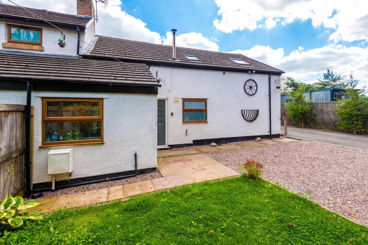 Charming 3-Bed Cottage In Chester, Ideal For Families & Workers, Free Parking - Sleeps 7 Екстер'єр фото